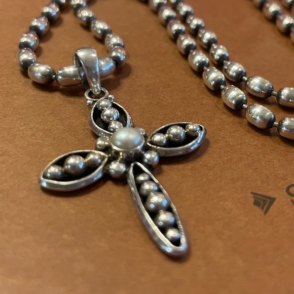 Silpada N1443 Polished Sterling Silver Oval Bead chain & Freshwater Pearl Cross - Picture 13 of 16